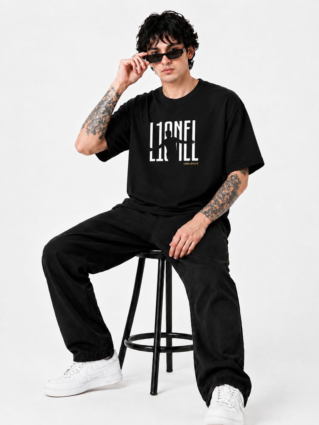 Lionel Messi #10 Minimalist Silhouette Graphic - Oversized Tee